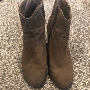 Women’s brown bootie heels